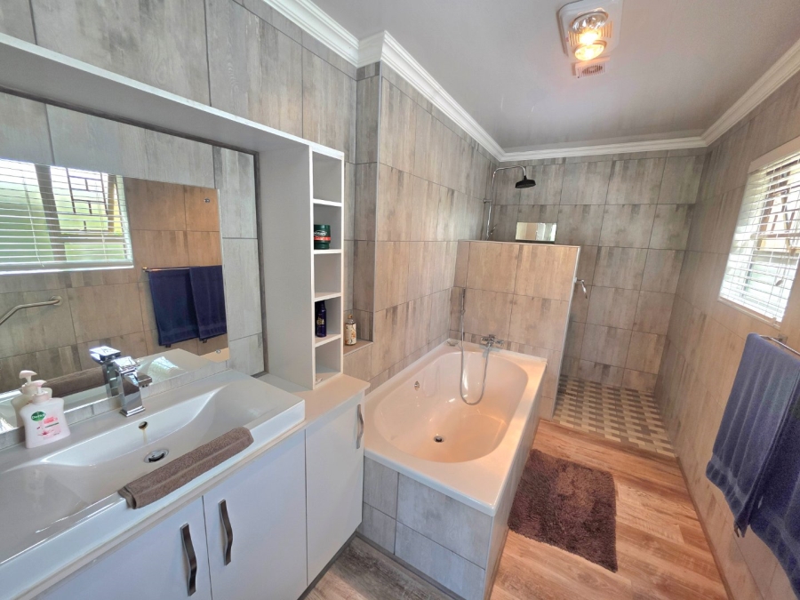 5 Bedroom Property for Sale in Morelig Free State